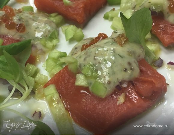 Дикий лосось с соусом Дикий лосось с соусом