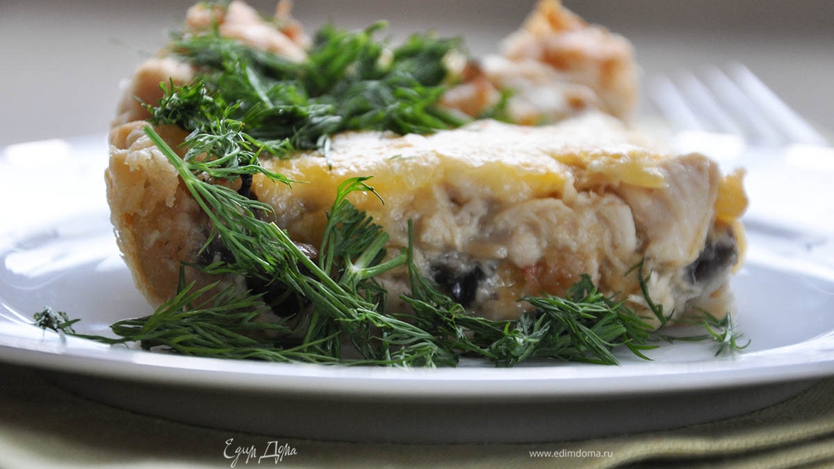 Пирог-жульен в слоеном тесте