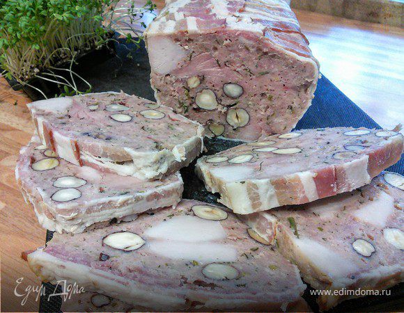 Террин из кролика с фундуком Террин из кролика с фундуком