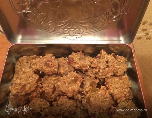 Постное овсяное печенье с изюмом Постное овсяное печенье с изюмом