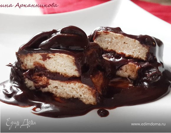 Постный шоколадный десерт с имбирно-лимонным печеньем