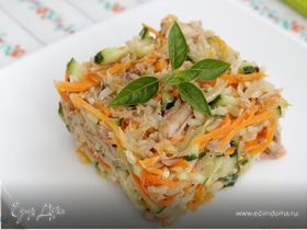 Салат из бурого риса с тунцом