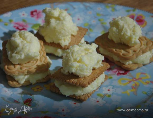 Йогуртовое мороженое с ананасом