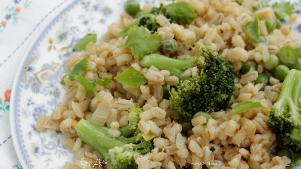 Перловое ризотто с зелеными овощами