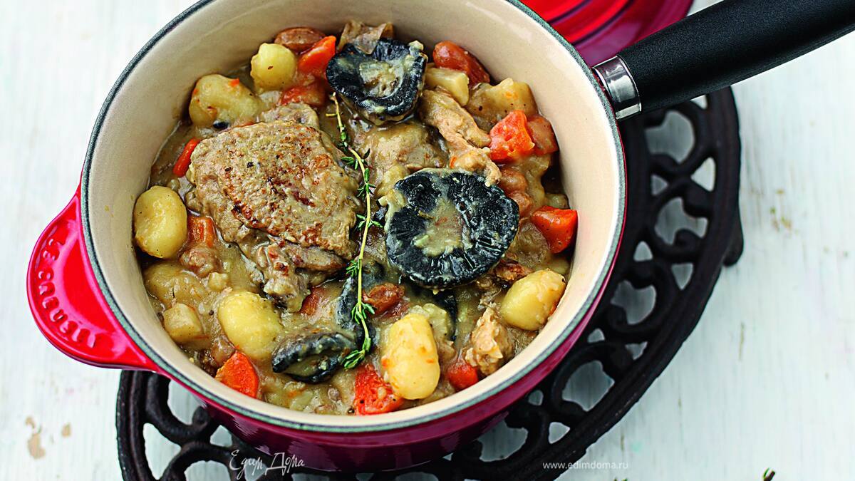 Рагу из цесарки с шампиньонами и ньокками