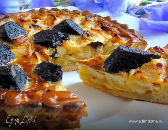 Тарт с яблоками и Boudin Noir