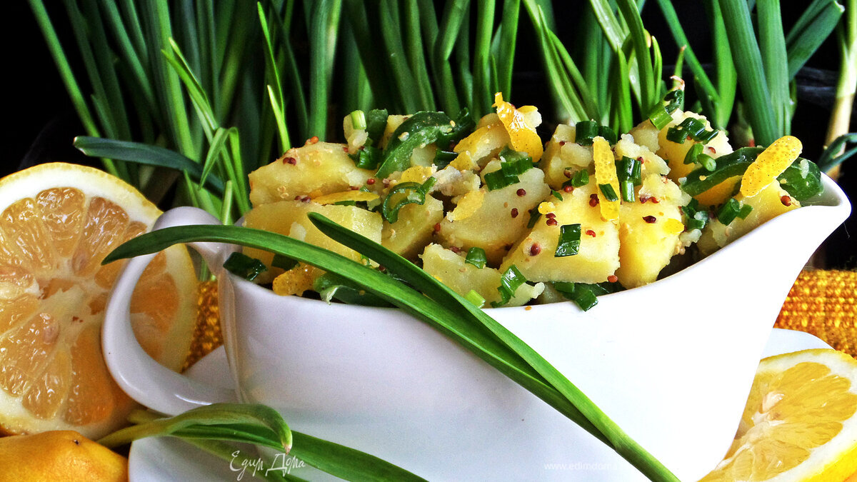 Лимонный картофель с луком
