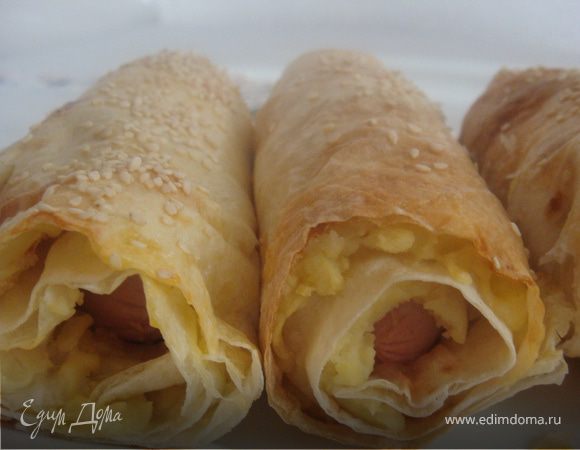Роллы с сосисками и картофельным пюре Роллы с сосисками и картофельным пюре