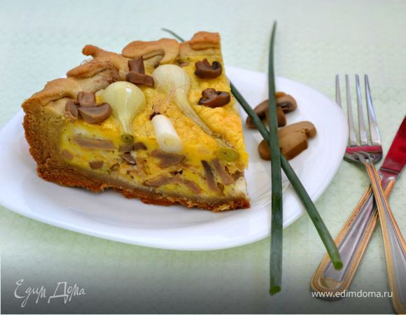 Пирог с молодым луком и грибами Пирог с молодым луком и грибами