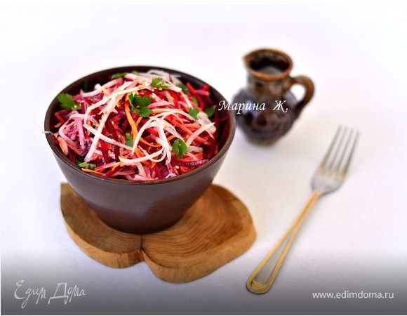 "Коул слоу" из кольраби "Коул слоу" из кольраби