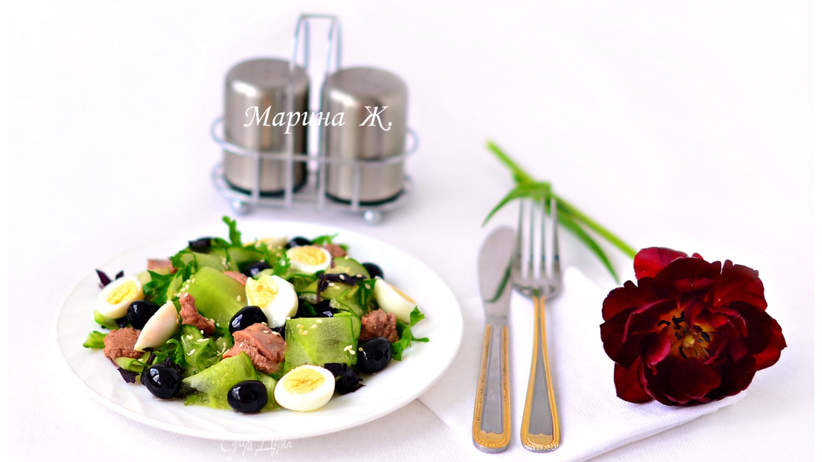 Салат с печенью трески и перепелиными яйцами