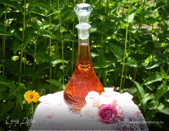 Розовый ликер 