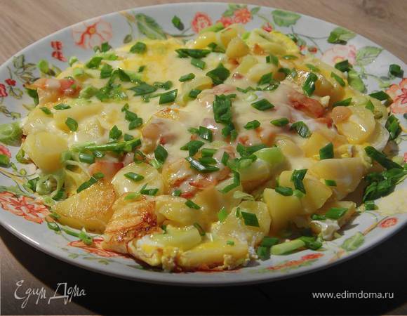 Тортилья с луком-пореем и беконом 