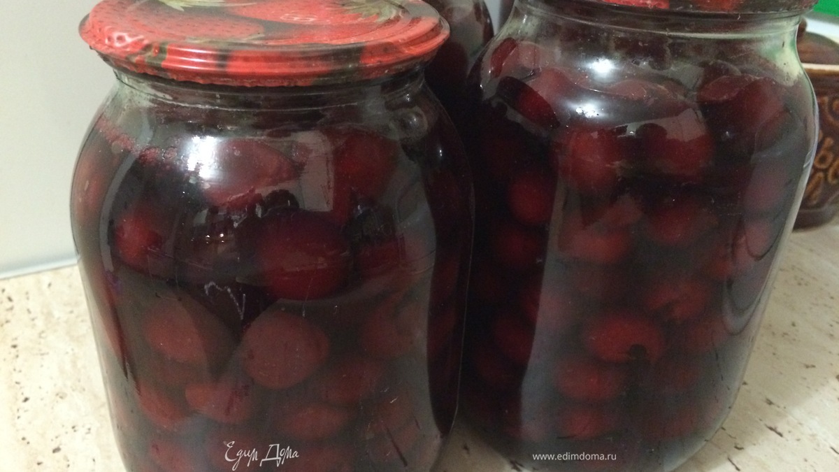 Вишня в собственном соку (на зиму)