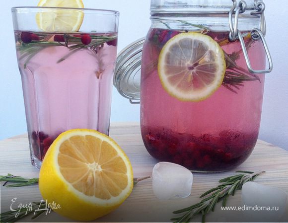 Морс с розмарином, клюквой и медом Морс с розмарином, клюквой и медом