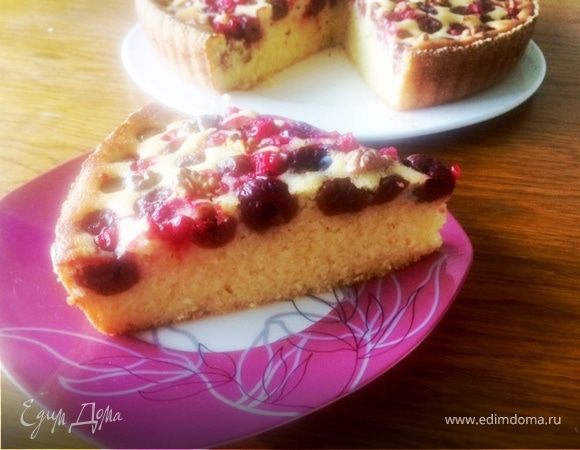 Пирог с ягодами на кефире и семолине Пирог с ягодами на кефире и семолине