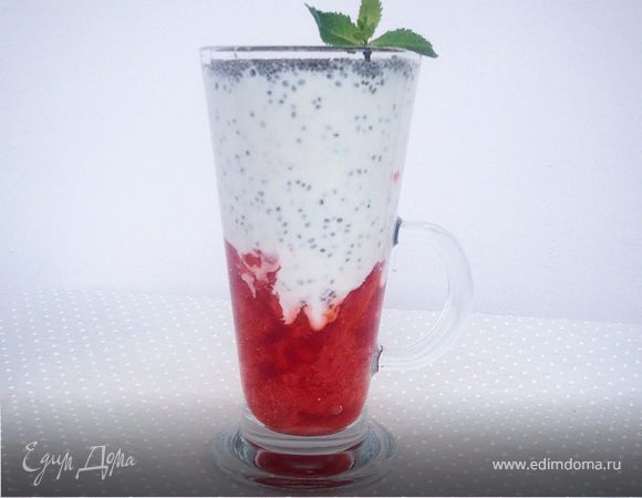 Кедровое молоко с чиа и клубникой Кедровое молоко с чиа и клубникой