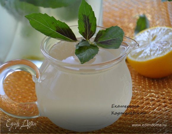 Лимонад с базиликом и душистым перцем Лимонад с базиликом и душистым перцем