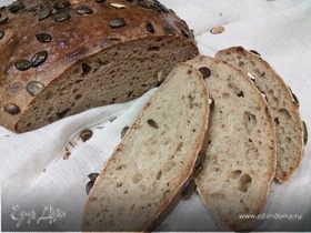 Смешанный хлеб с тыквенными семечками и бальзамическим уксусом