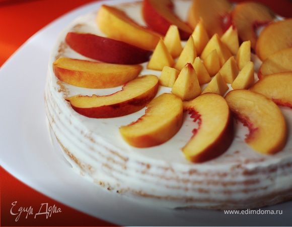 Бисквитный торт с персиками Бисквитный торт с персиками