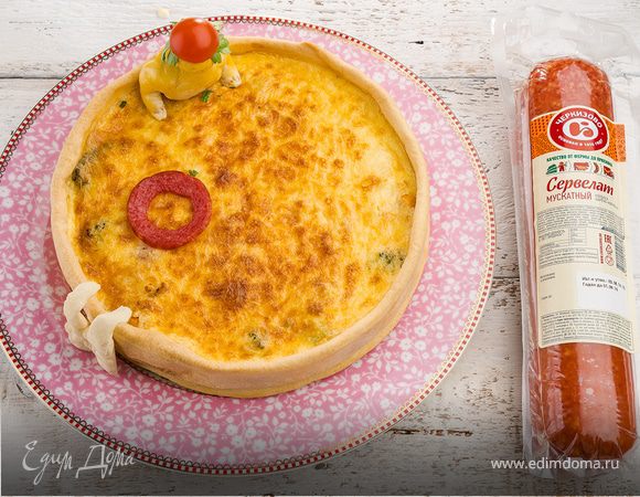 Овощной пирог с колбасой