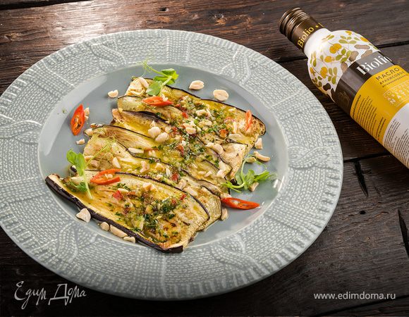 Закуска из запеченных баклажанов с арахисом