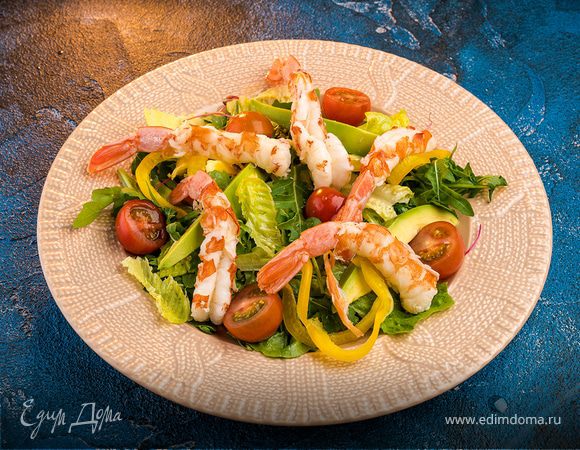 Салат с креветками, авокадо и руколой Салат с креветками, авокадо и руколой