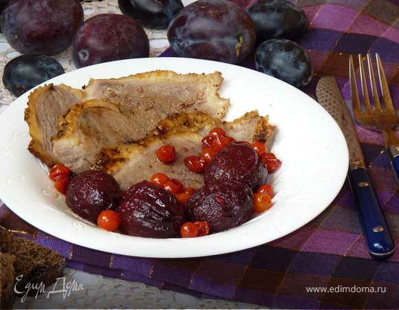 Пикантная утка со сливами