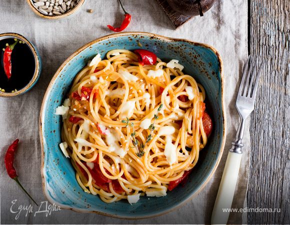 Спагетти с томатами и рикоттой Спагетти с томатами и рикоттой