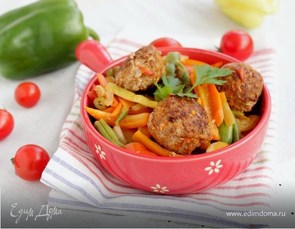 Соте со стручковой фасолью и фрикадельками Соте со стручковой фасолью и фрикадельками