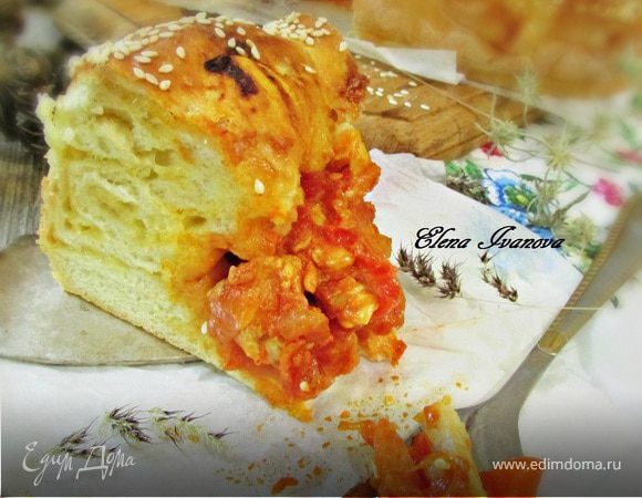 Открытый пирог с сыром и курицей