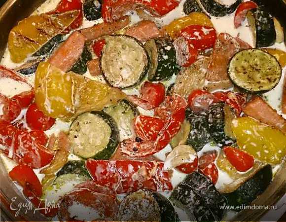 Кролик с овощами, тушеный в сливках с голубым сыром