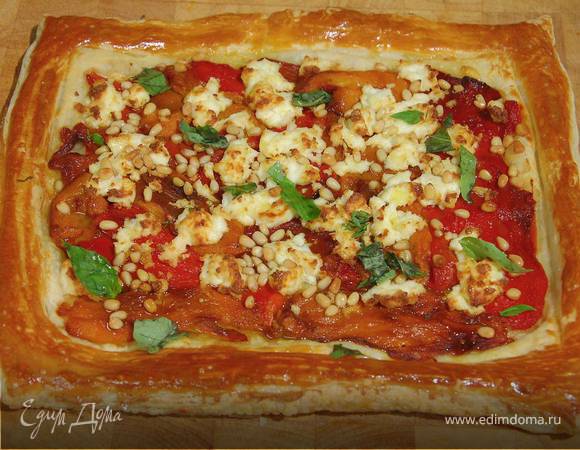Пирог с козьим сыром и запеченным перцем 