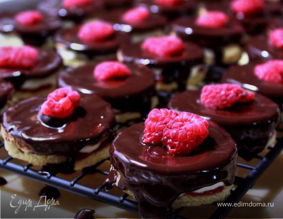 Пирожное Petits gâteaux