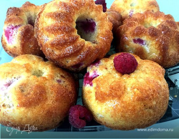 Кексы с малиной и миндалем
