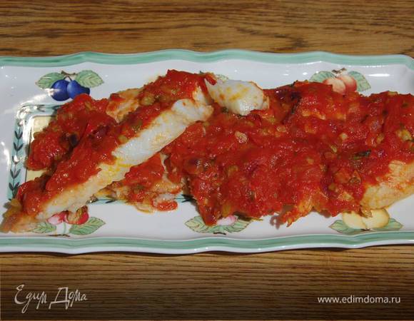 Палтус, запеченный с помидорами и сельдереем Палтус, запеченный с помидорами и сельдереем