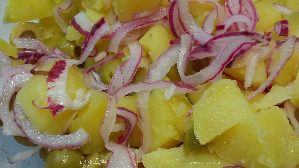 Салат из картофеля с оливками
