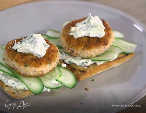 Бургеры с семгой и огурцом 