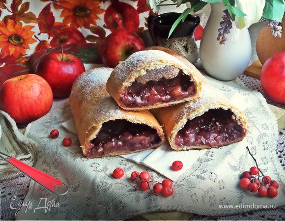 Штрудель с яблоками и голубикой Штрудель с яблоками и голубикой