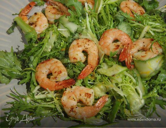 Салат с креветками, огурцом и апельсином 
