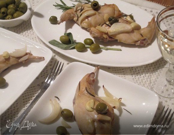 Кролик, запеченный с розмарином и оливками Кролик, запеченный с розмарином и оливками