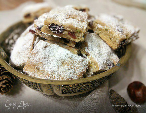Штоллен конфект с клюквой и фисташками 