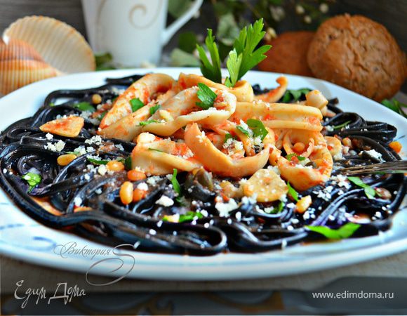 Кальмары в томатном соусе по-мессински Кальмары в томатном соусе по-мессински