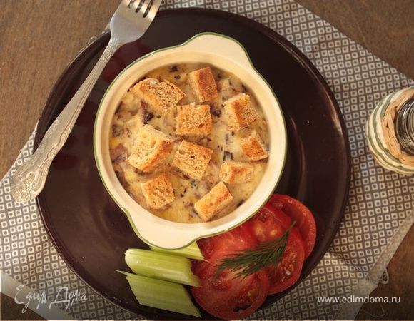 Тунец с соусом бешамель