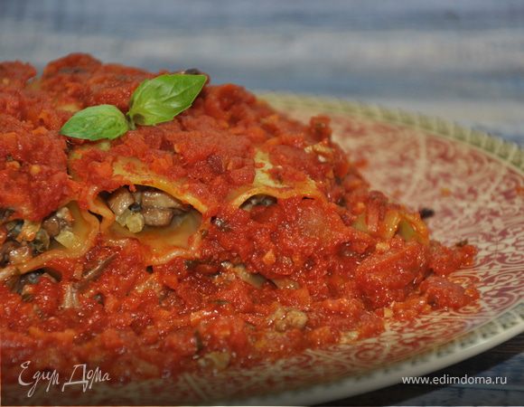 Постные каннеллони под томатным соусом 