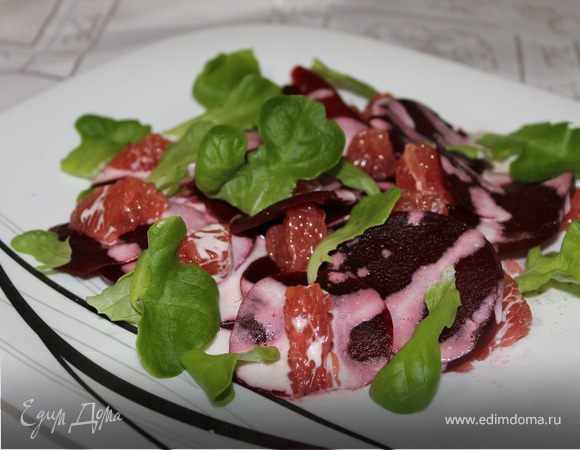 Салат из свеклы с грейпфрутом и шпинатом