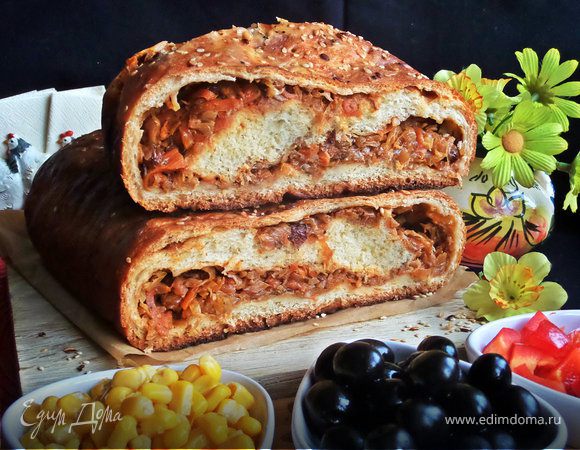 Кулебяка с капустой и изюмом Кулебяка с капустой и изюмом
