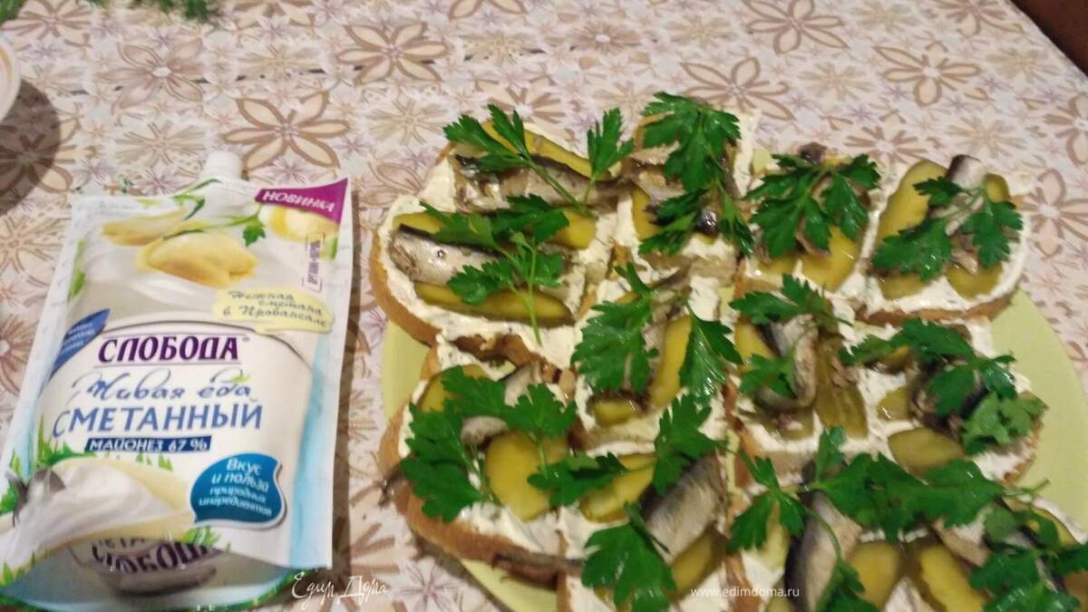Бутерброды со шпротами