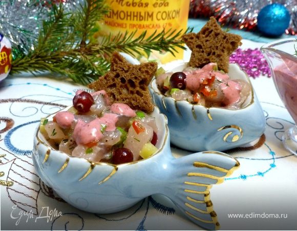 Тартар из муксуна с брусничным соусом