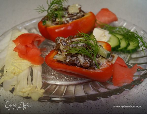Фаршированный болгарский перец с чечевицей